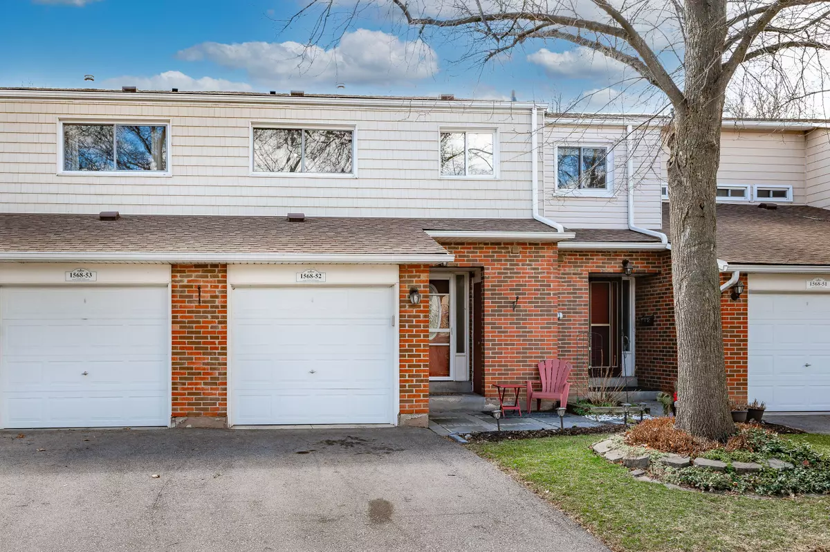 Burlington, ON L7M 1V6,1568 Newlands CRES #52