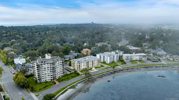 Oak Bay, BC V8S 2N8,1440 Beach Dr #107