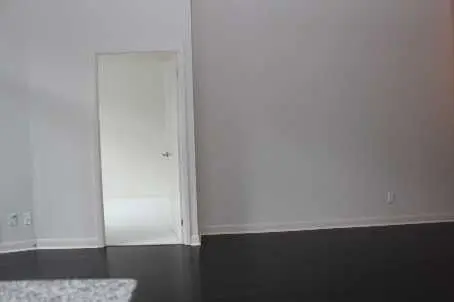 Toronto C01, ON M5V 0A7,15 Bruyeres Mews #607