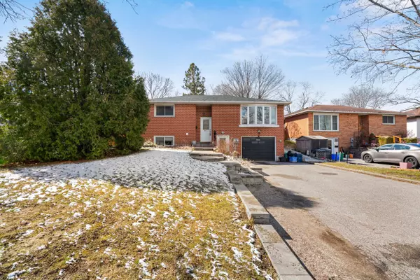 Oshawa, ON L1H 2H8,914 Walnut CT