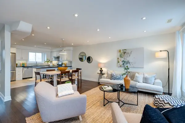 Toronto E02, ON M4E 2G4,16 Darrell AVE