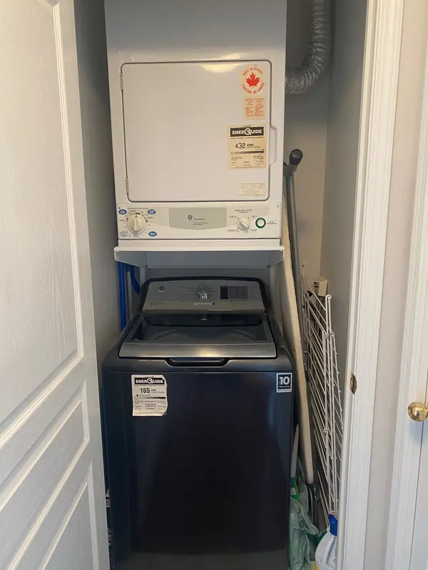 Mississauga, ON L5M 6Z8,2565 Erin Centre BLVD #PH 5