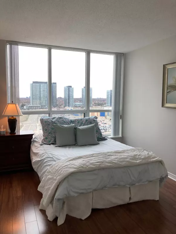 Mississauga, ON L5M 6Z8,2565 Erin Centre BLVD #PH 5