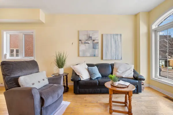 Toronto W02, ON M6P 4H8,221 Rankin CRES