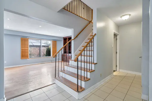 Mississauga, ON L5L 1M6,2520 Spruce Needle DR