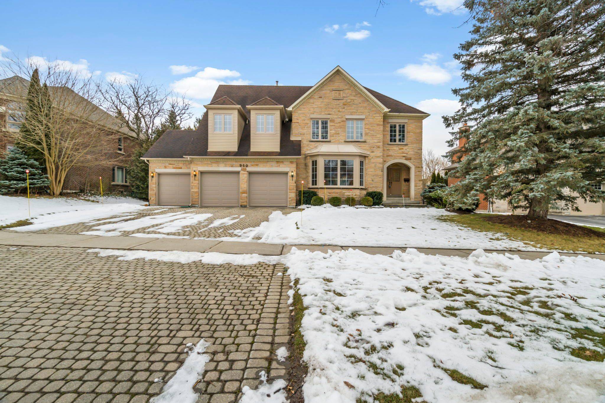 Newmarket, ON L3X 1M1,960 Lockwood CIR