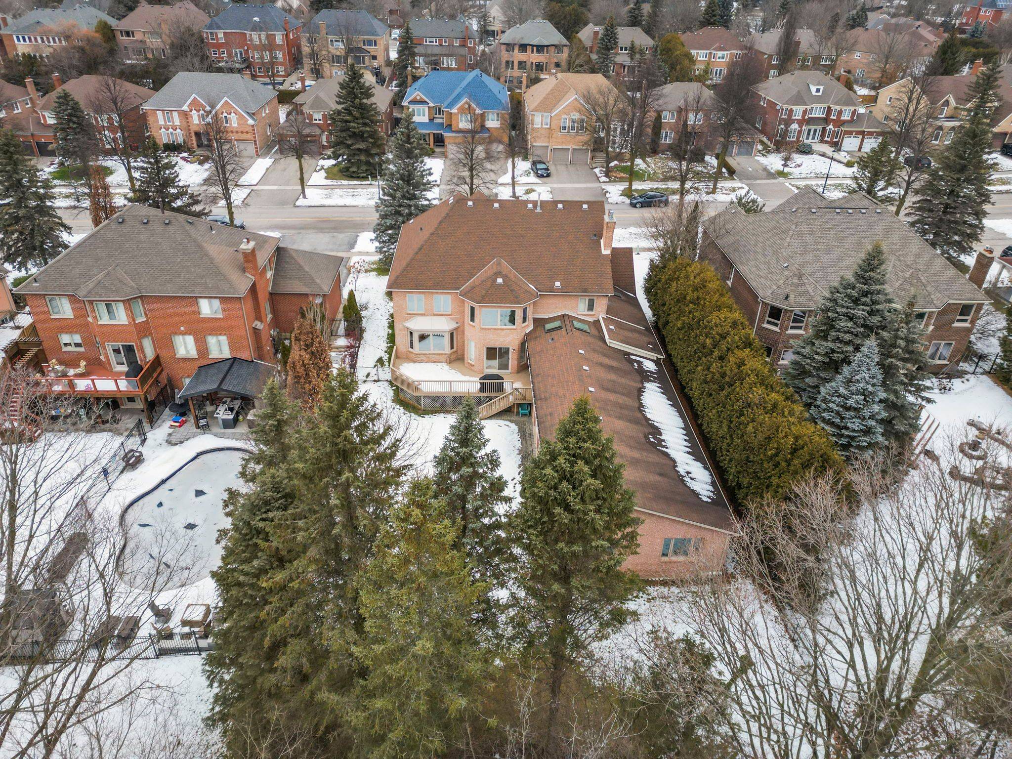 Newmarket, ON L3X 1M1,960 Lockwood CIR