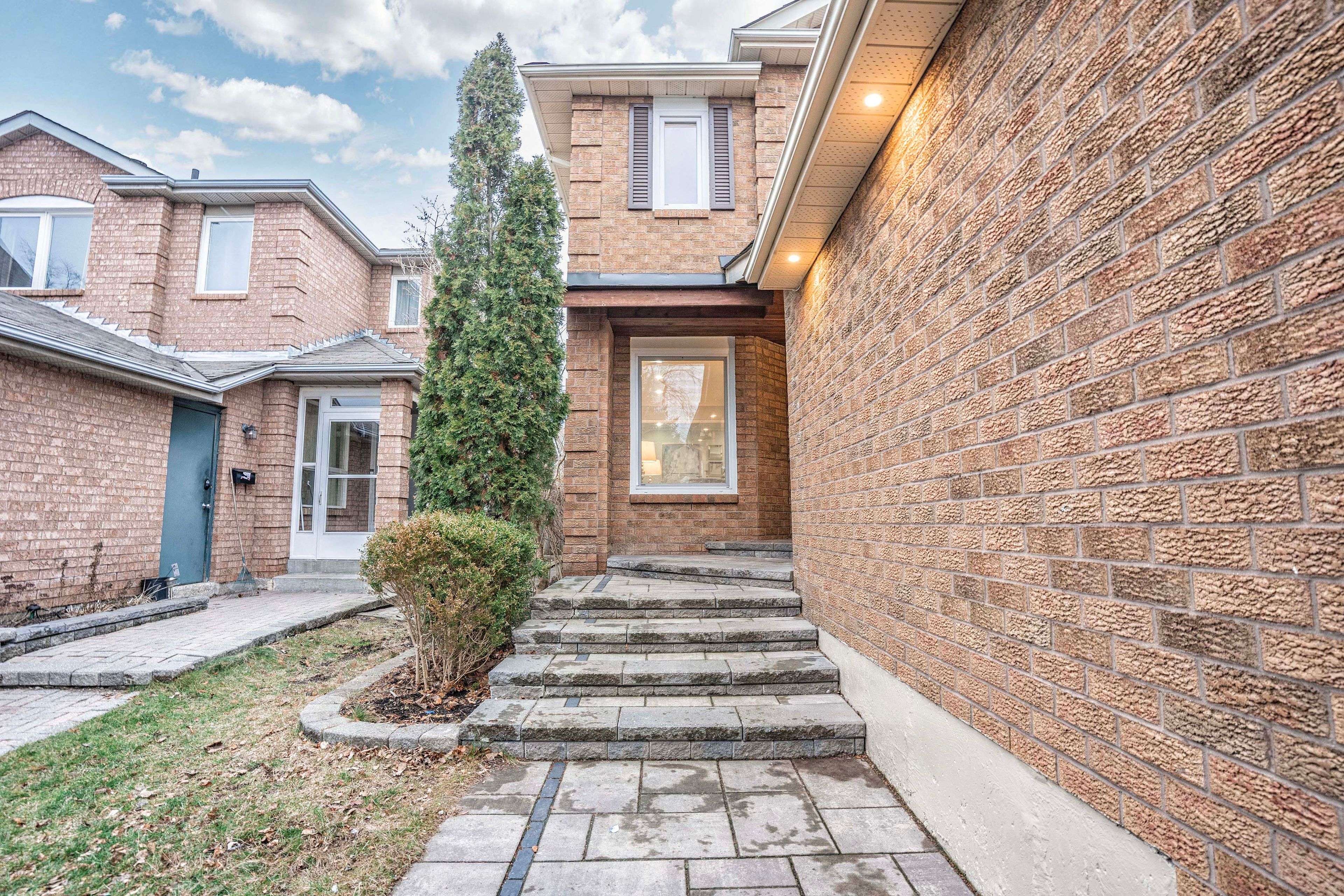 Mississauga, ON L5L 5B7,3452 Cherrington CRES