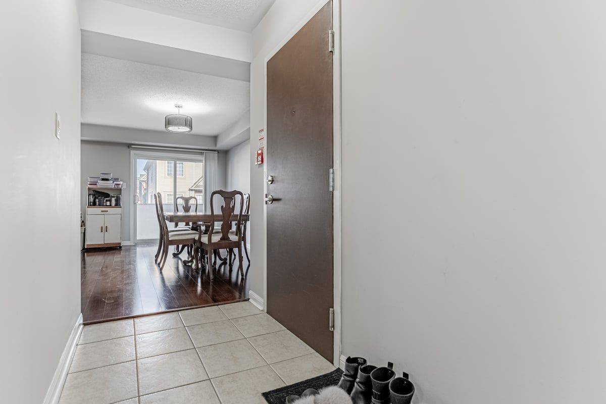 Mississauga, ON L5B 0B5,613 Dundas ST W #5
