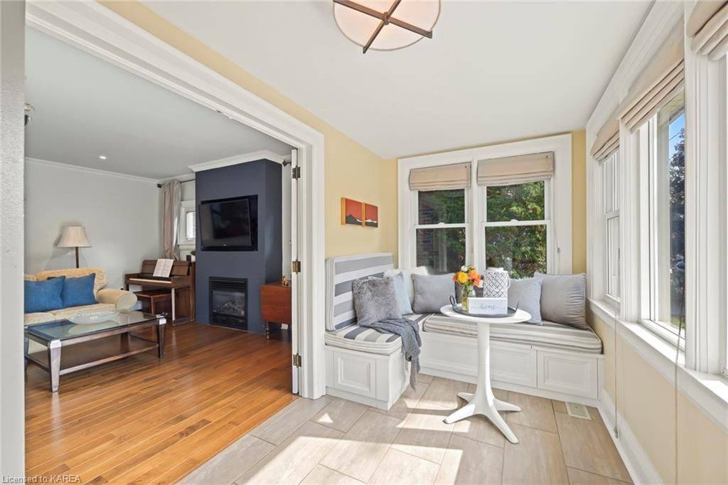Kingston, ON K7L 1P8,235 MACK ST
