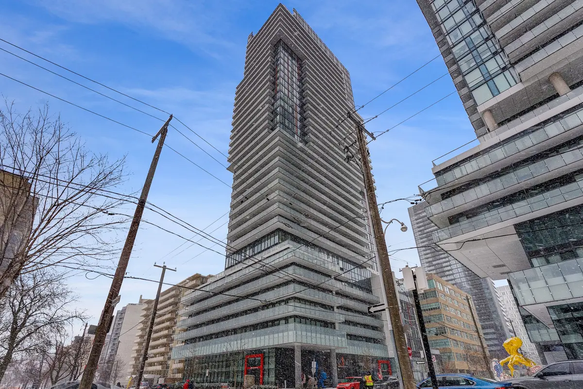 Toronto C10, ON M4P 1R4,185 Roehampton AVE #316