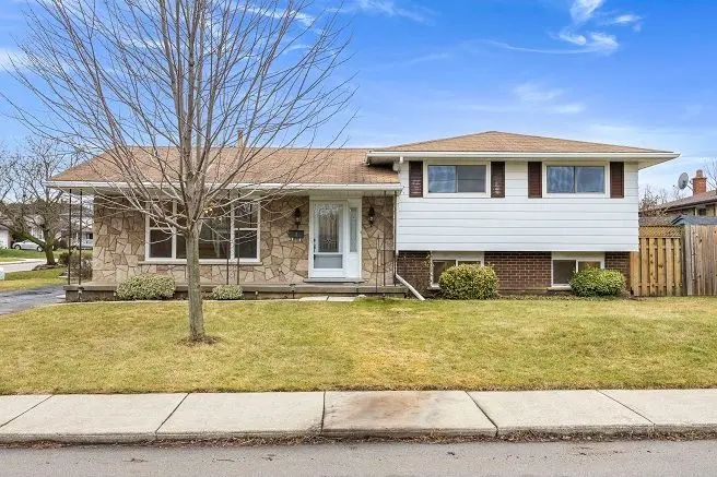 Hamilton, ON L8K 5X9,3 Glendora CT