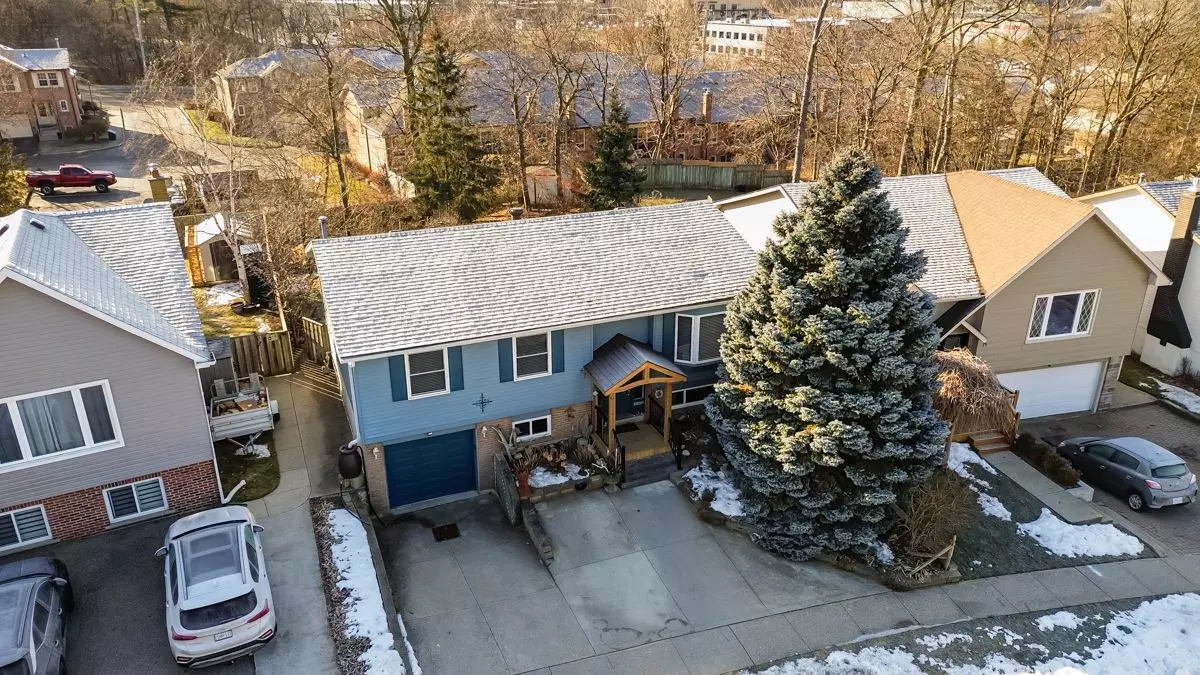 Cambridge, ON N3C 3K9,77 Cindy AVE