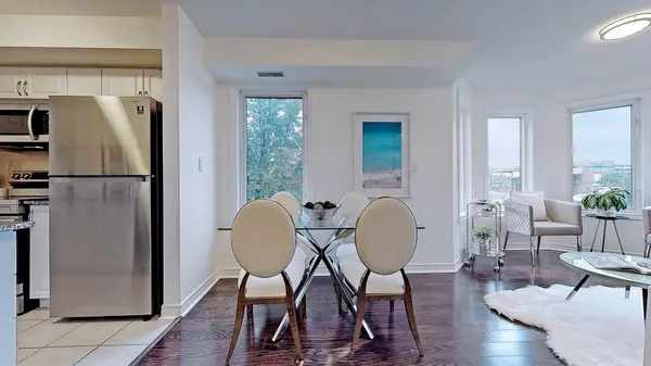 Toronto C11, ON M4G 4J2,132 Aerodrome CRES #202