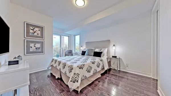 Toronto C11, ON M4G 4J2,132 Aerodrome CRES #202