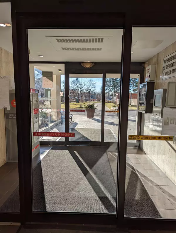 Toronto C11, ON M3C 1S8,725 Don Mills RD #PH07