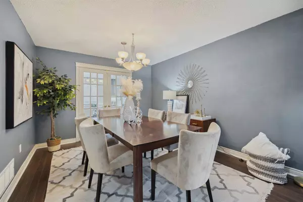 Pickering, ON L1V 7B3,435 Summerpark CRES