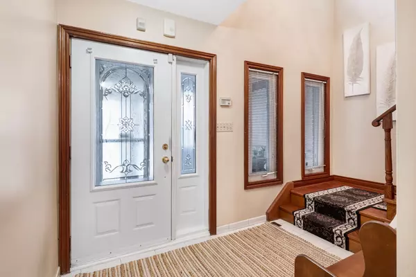 Toronto W04, ON M6B 2K4,1128 Glengrove AVE W