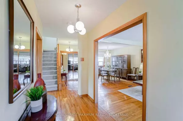 Toronto W05, ON M3K 1V2,35 Ingleside DR