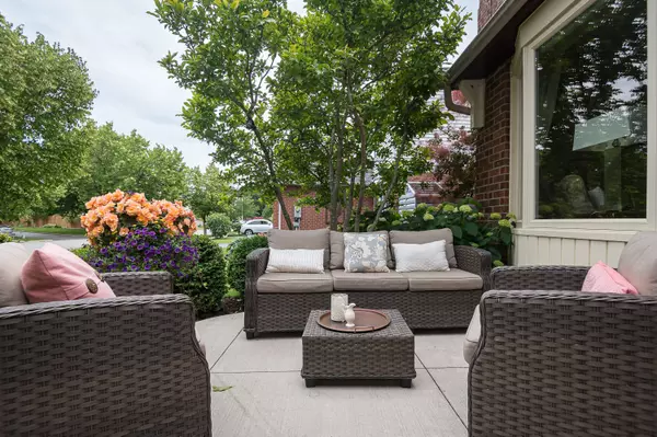 Milton, ON L9T 4T7,631 Clover Park CRES