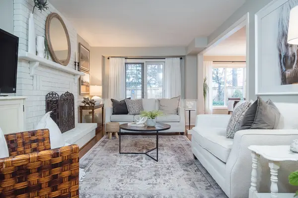 Milton, ON L9T 4T7,631 Clover Park CRES