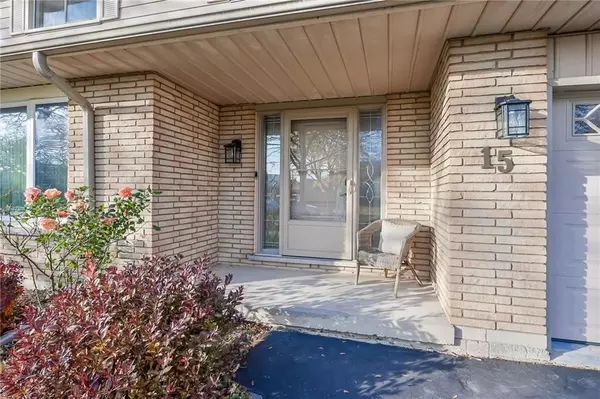 Hamilton, ON L8J 1J2,15 Apex CT