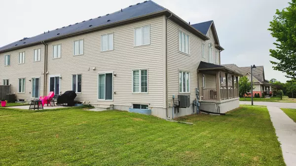 Brantford, ON N3T 0H3,79 Bisset AVE E