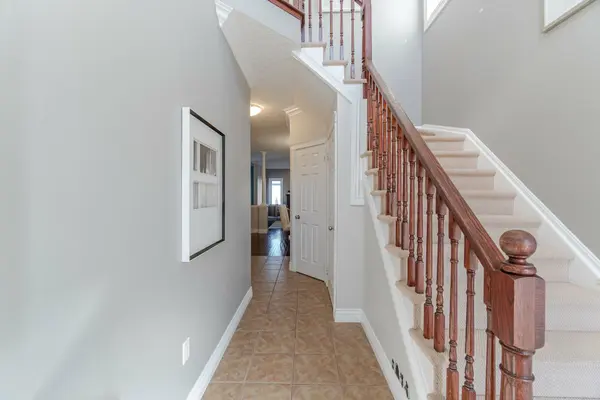 Waterloo, ON N2T 2Y8,423 Sauve CRES