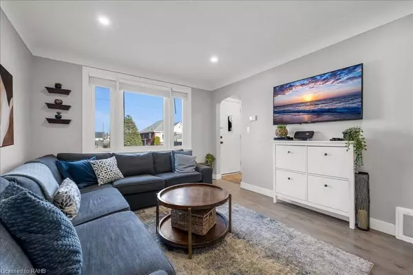 Hamilton, ON L8K 3C3,219 RODGERS RD