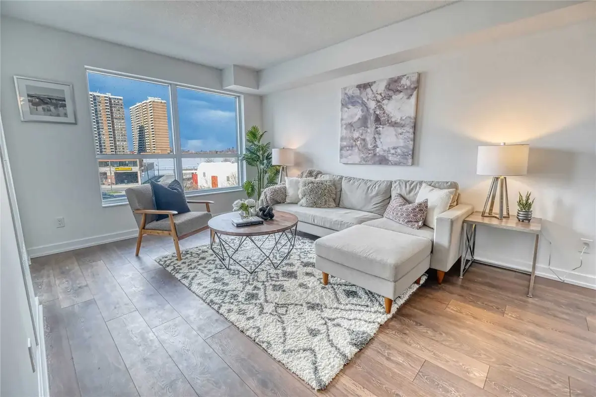 Toronto E02, ON M4C 0A6,8 Trent AVE #305