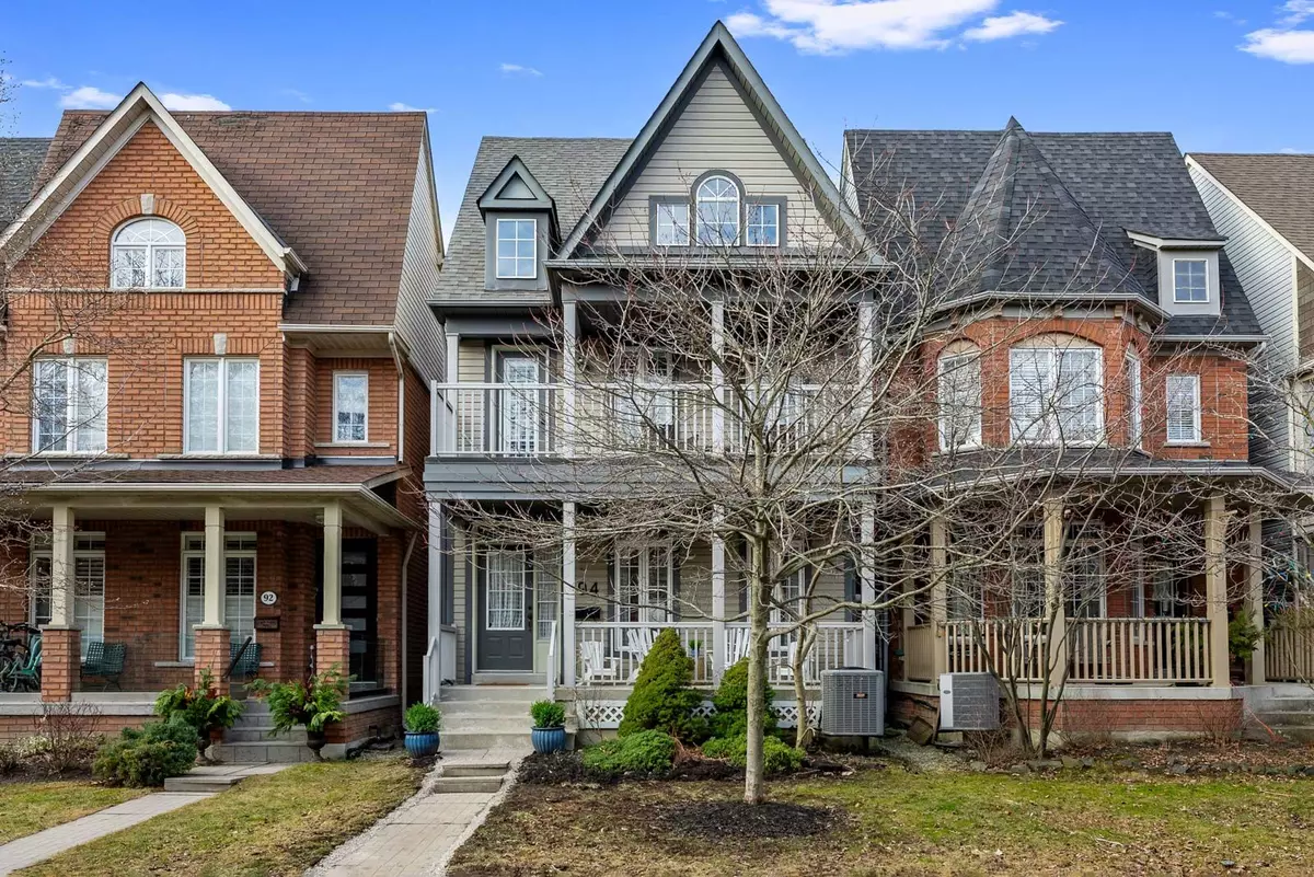 Toronto E02, ON M4L 3Y9,94 Sarah Ashbridge AVE