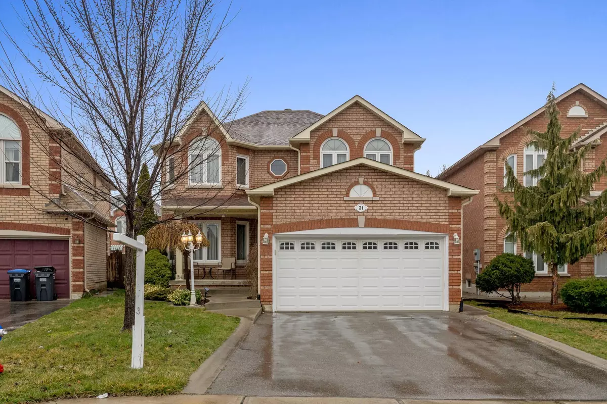 Brampton, ON L7A 1H3,31 Fenflower CT