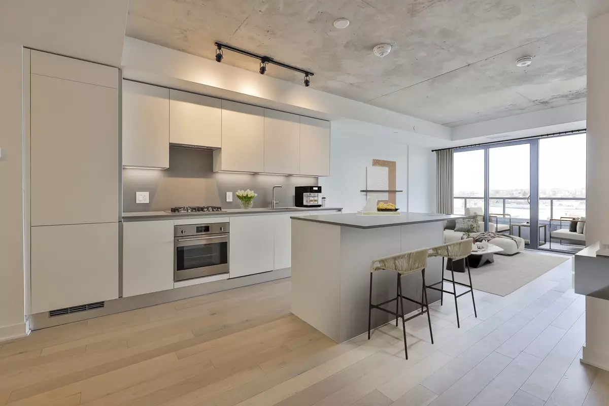 Toronto W02, ON M6P 0C3,2720 Dundas ST W #519