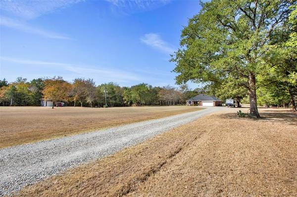 Bonham, TX 75418,1139 County Road 2600