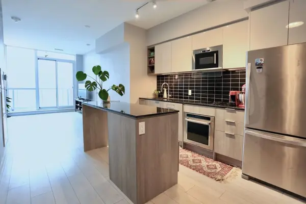 Toronto C06, ON M3H 0C8,31 Tippett RD #1610