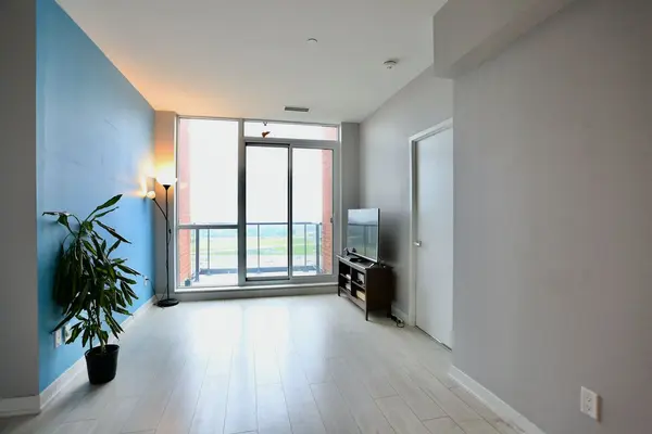 Toronto C06, ON M3H 0C8,31 Tippett RD #1610