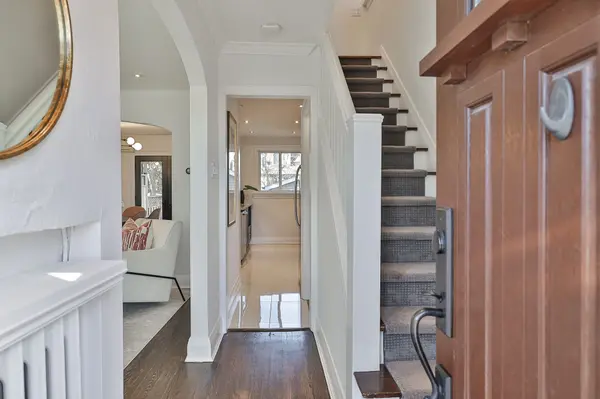 Toronto C11, ON M4G 1H9,150 Sutherland DR