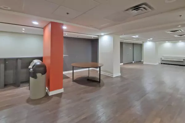 Toronto C01, ON M6K 0A5,38 JOE SHUSTER WAY #1428