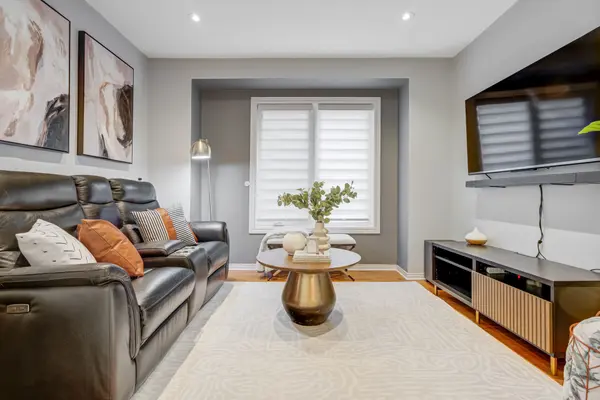 Whitby, ON L1N 8X5,124 Bassett BLVD