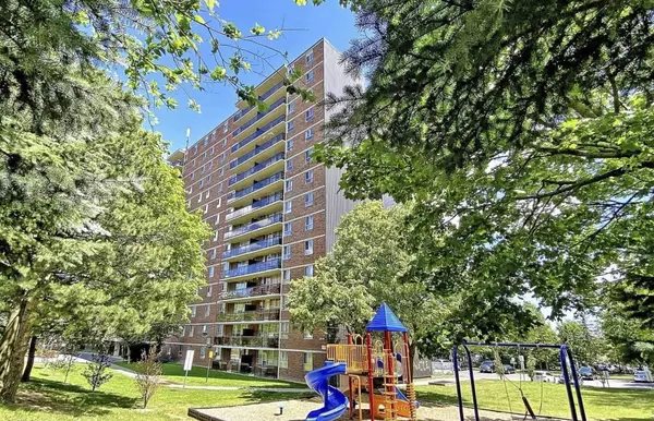 Toronto E04, ON M1P 4S9,1950 Kennedy RD #611