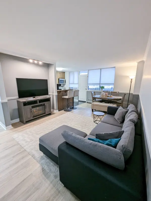 Toronto E04, ON M1P 4S9,1950 Kennedy RD #611