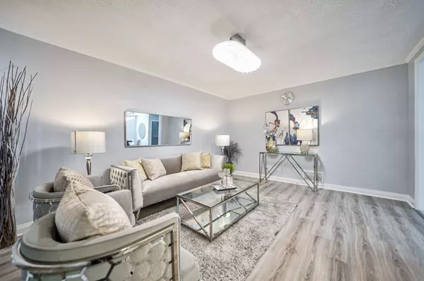 Toronto E04, ON M1R 3S3,9 Honey DR