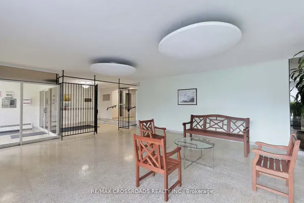 Toronto E04, ON M1K 2C9,800 Kennedy RD #402