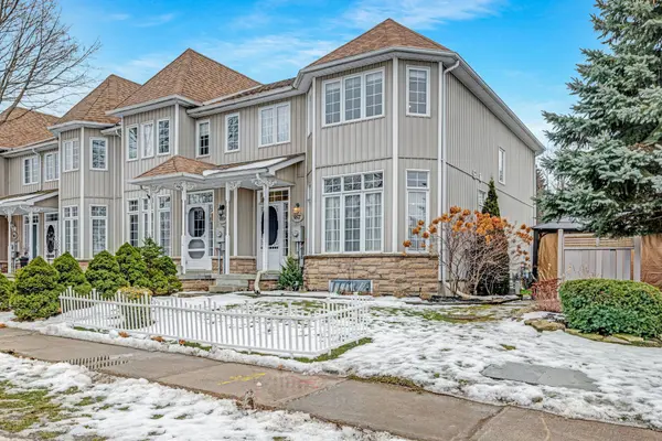 Georgina, ON L4P 3E9,957 Lake DR E