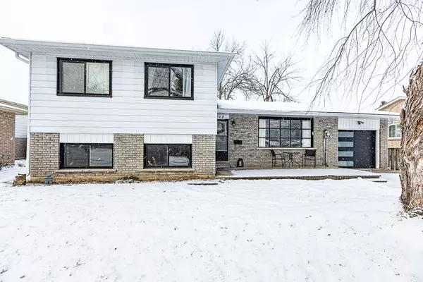 Midland, ON L4R 2R1,1008 GLEN EAGLES CRES