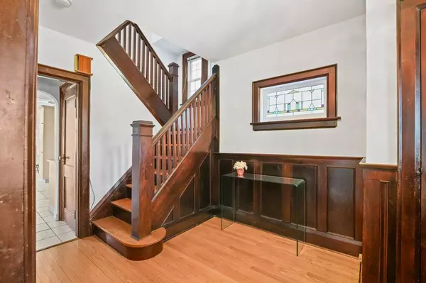 Toronto W02, ON M6S 3S1,583 Willard AVE