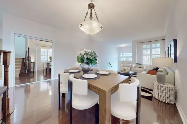 Oakville, ON L6M 4N6,1432 Liverpool ST