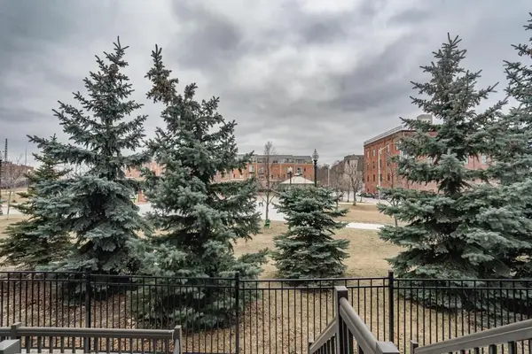 Toronto W02, ON M6H 4K4,16 Foundry AVE #205