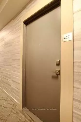 Mississauga, ON L5M 7E1,4633 Glen Erin DR #202