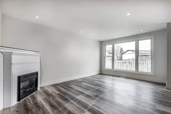 Cambridge, ON N1R 7B9,51 Macteith CT